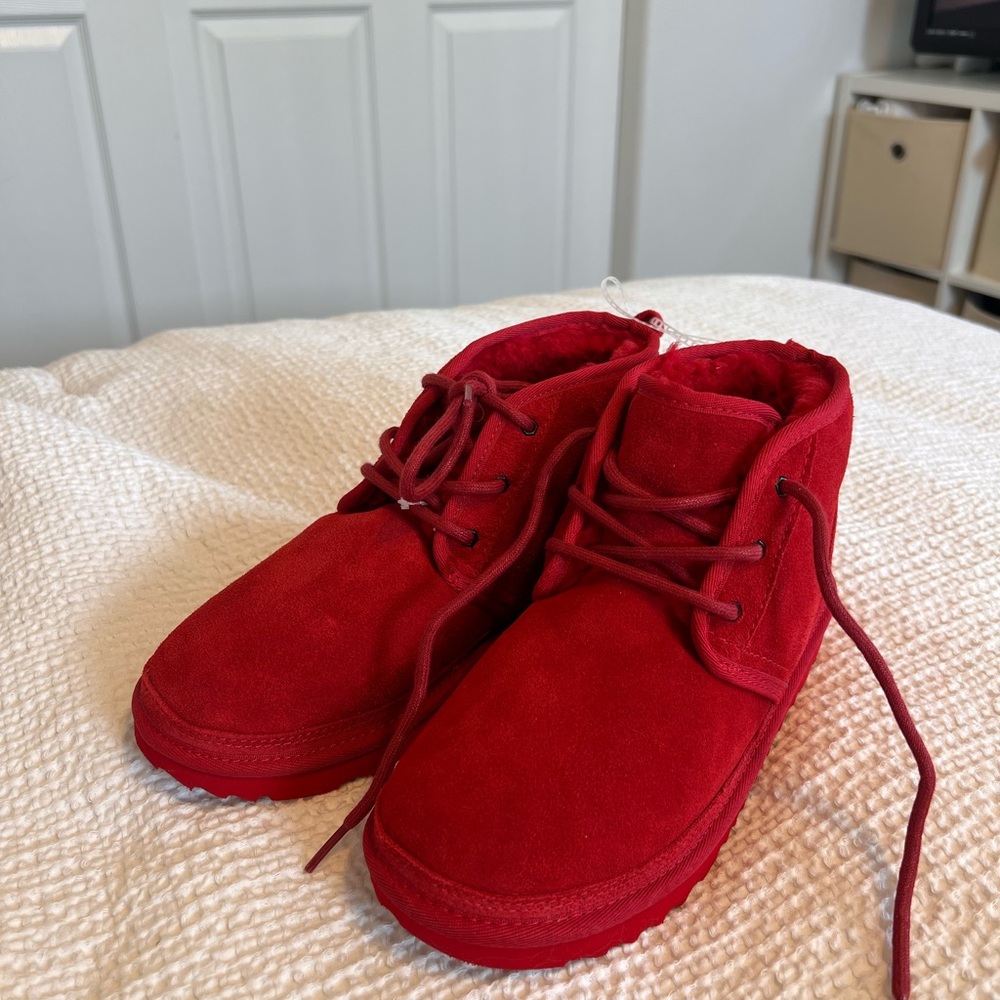 Brand new UGG neumel boots